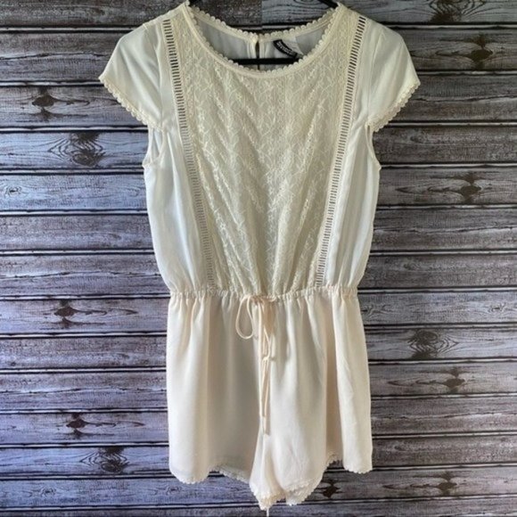 Divided Pants - NWT H&M Divided Romper US Size 6‎